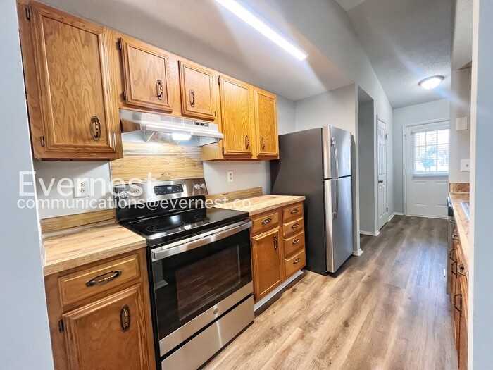 8461 Huntdale Ct - Photo 6 of 25