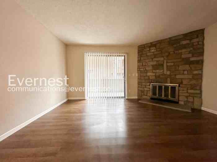 427 Wright St #108 - Photo 5 of 14