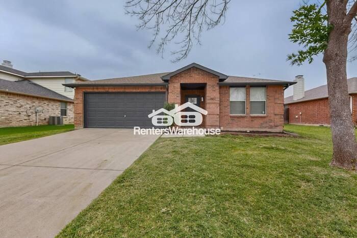 1617 Fieldstone Dr - Photo 2 of 43
