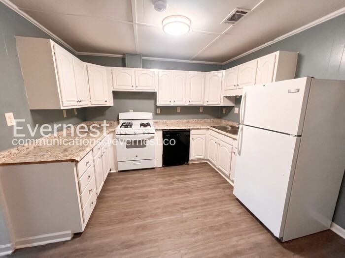 5801 W 59th St - Photo 2 of 16