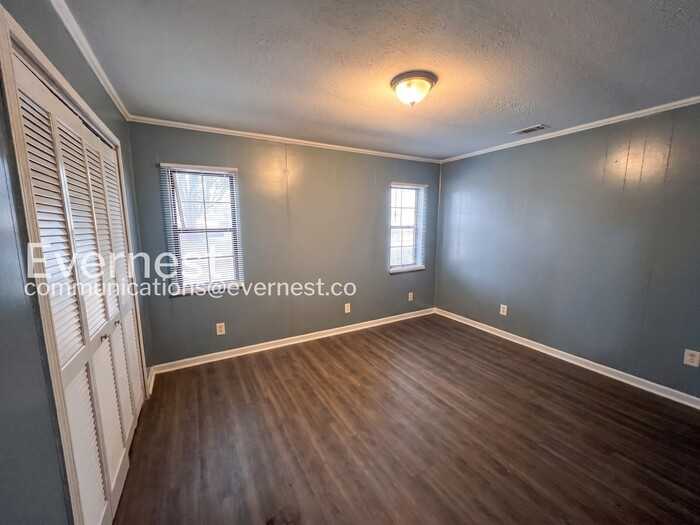 5801 W 59th St - Photo 7 of 16
