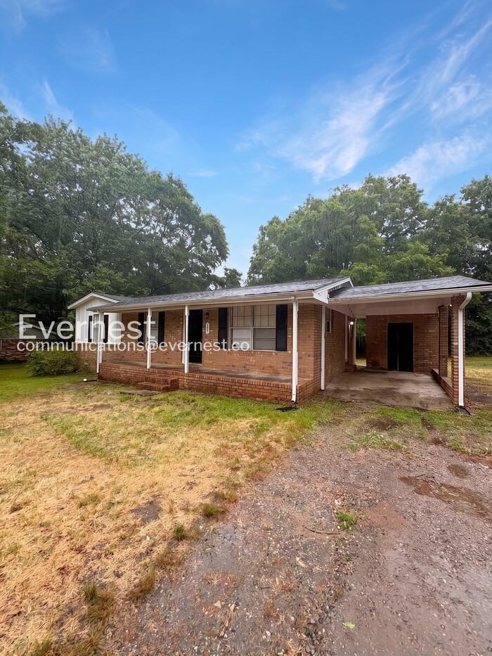 313 Bruce St - Photo 2 of 22