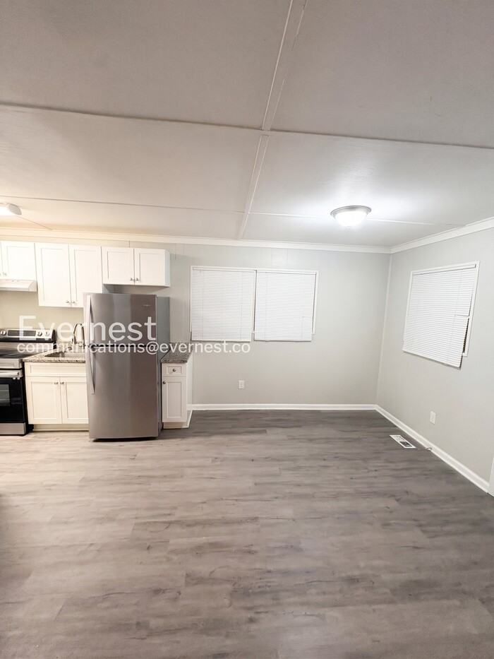 313 Bruce St - Photo 6 of 22