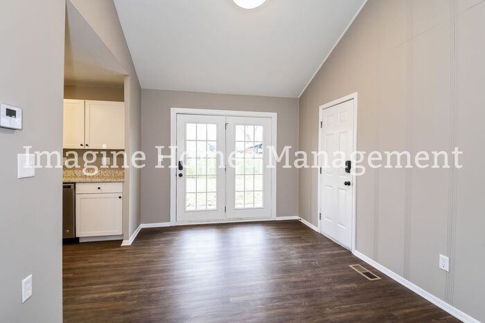 184 Moorewood Ave - Photo 3 of 14