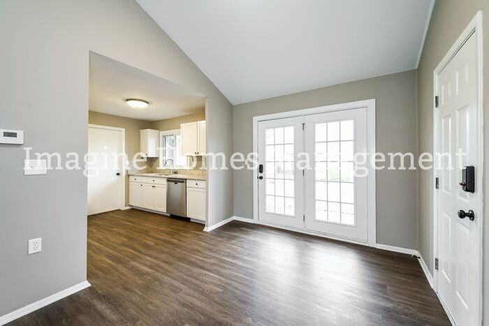 184 Moorewood Ave - Photo 5 of 14