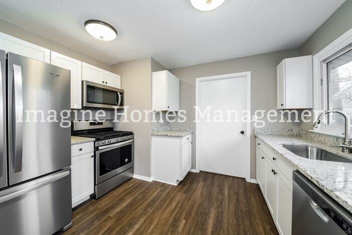 184 Moorewood Ave - Photo 6 of 14