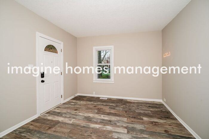 1608 Roselawn Rd - Photo 5 of 18