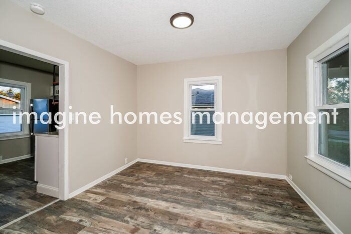 1608 Roselawn Rd - Photo 7 of 18