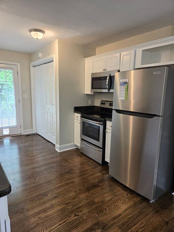 5215 Redwood Dr - Photo 2 of 14
