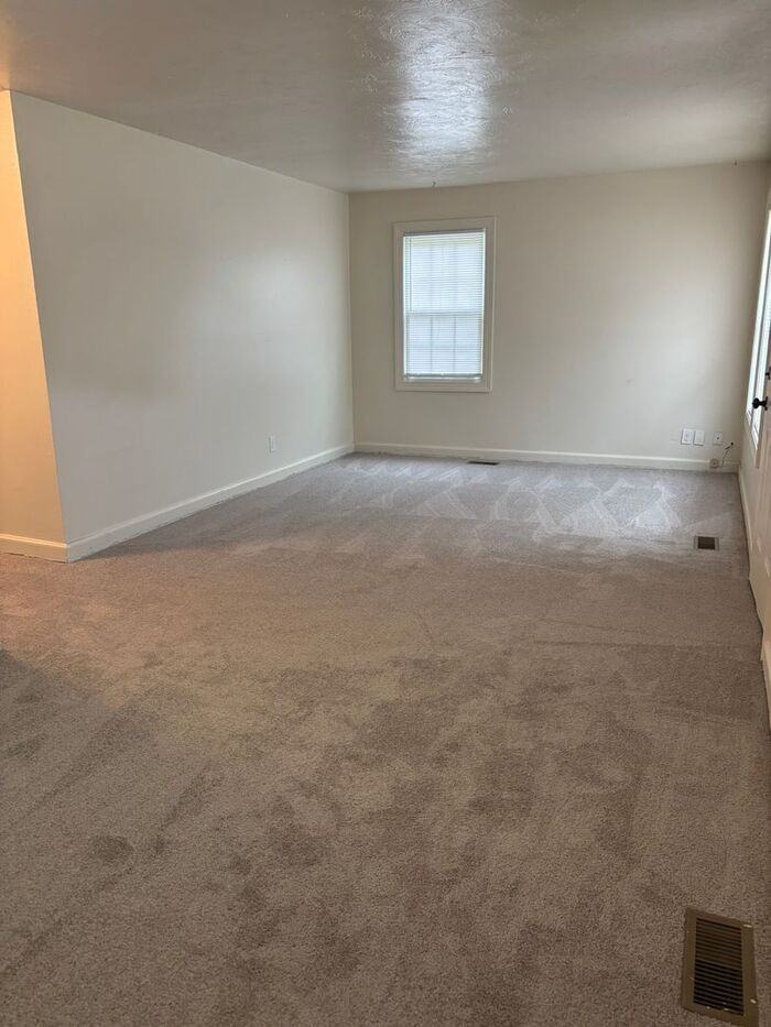 1504 Converse Ave - Photo 3 of 8