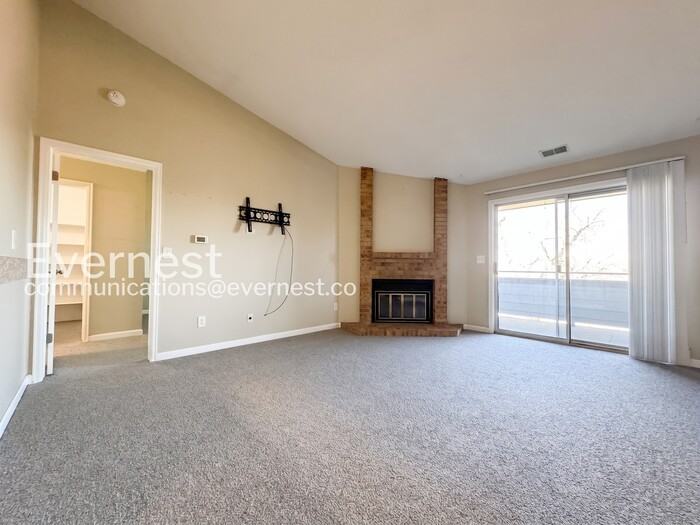 8035 W Eastman Pl #304 - Photo 6 of 23