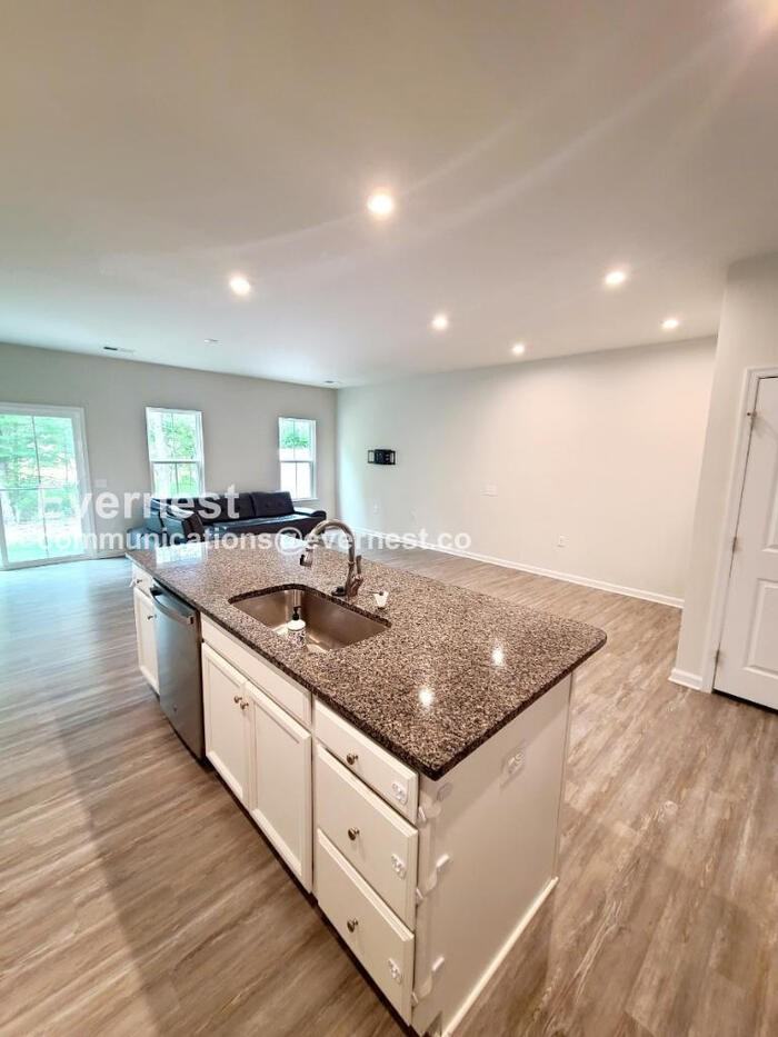 217 Capeside Ct - Photo 6 of 32