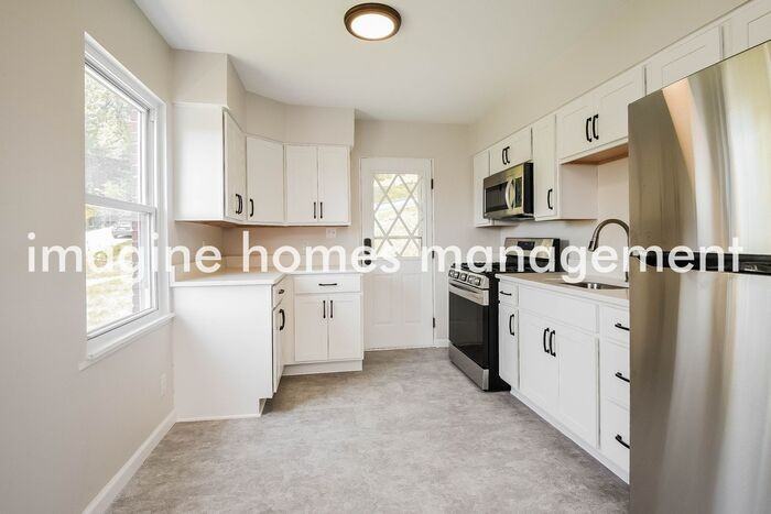 3017 Belleville St - Photo 7 of 18
