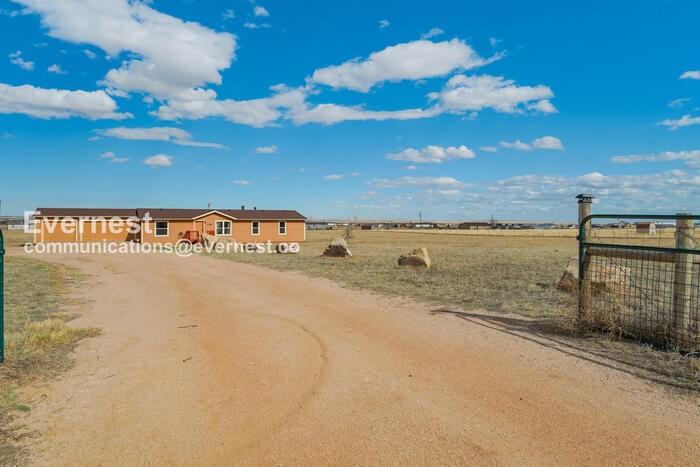 1385 Antelope Dr - Photo 3 of 35