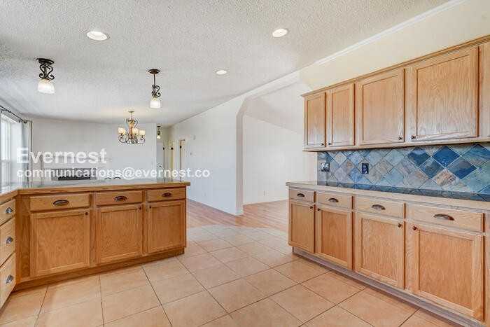 1385 Antelope Dr - Photo 7 of 35