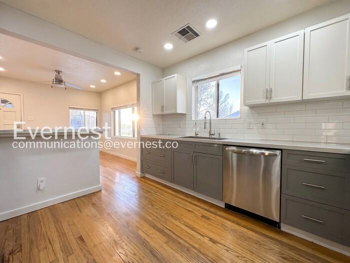 2375 S Lincoln St - Photo 3 of 17