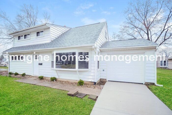 3010 Scott St - Photo 4 of 19