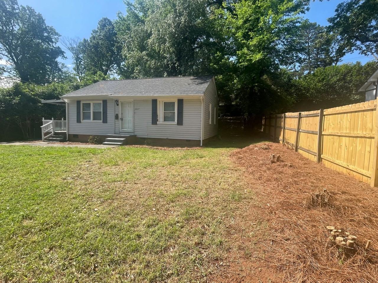 2627 Brentwood Pl - Photo 3 of 14