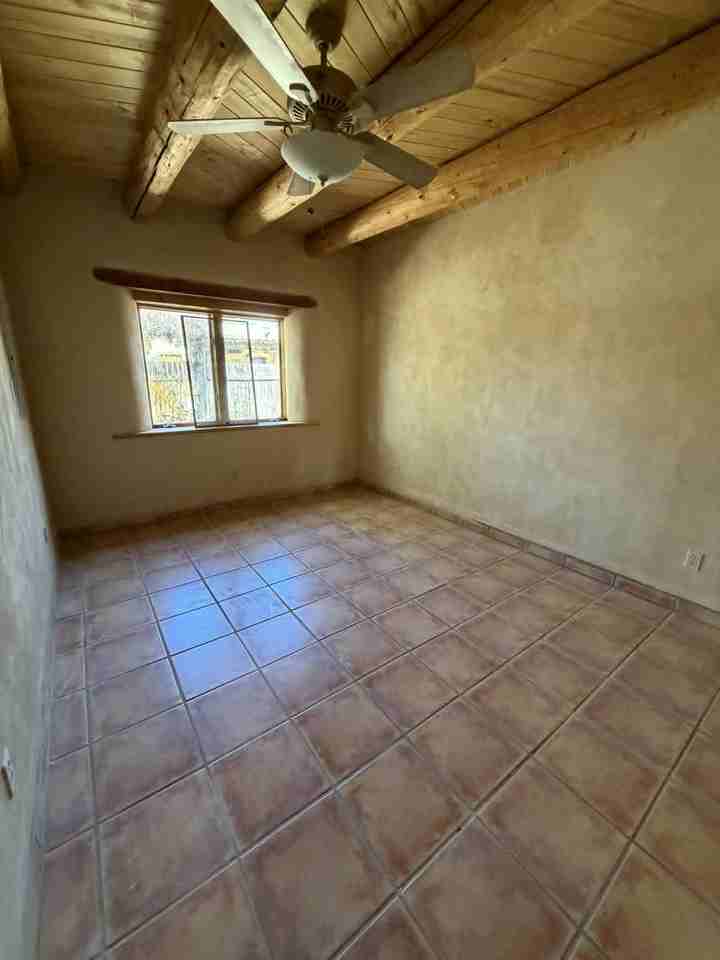 413 Valverde St #1055 - Photo 6 of 14