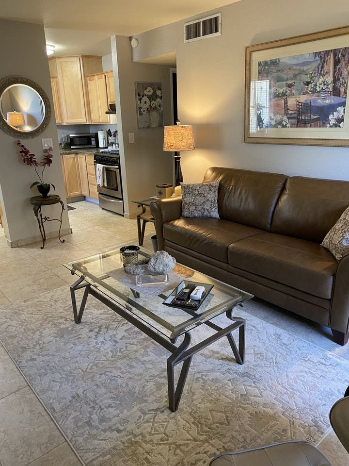 840 S Langley Ave #102 - Photo 4 of 17