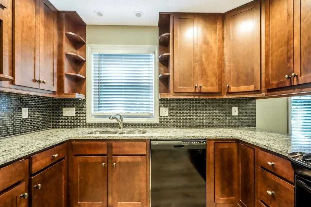 905 Church St Sw #NA - Photo 5 of 5
