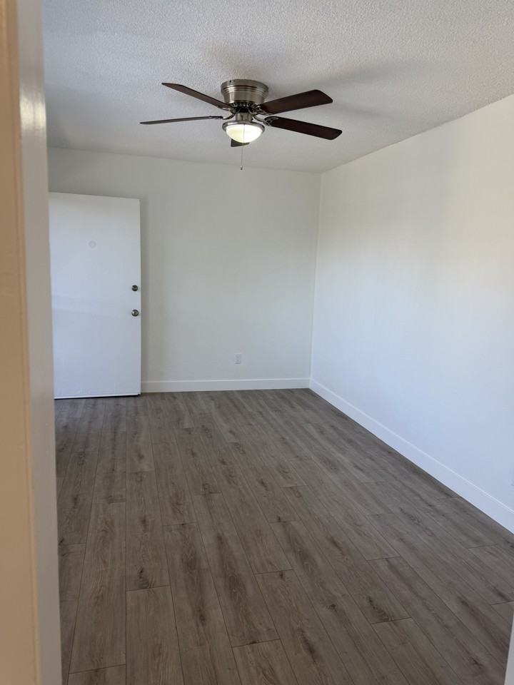 4636 Gleason St #1-2 - Photo 5 of 5