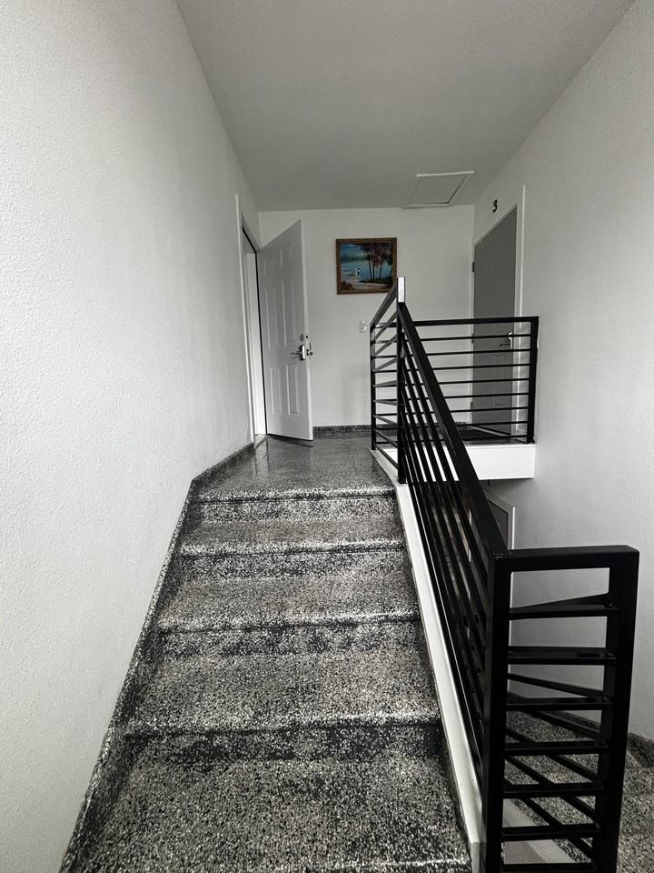 1674 W 36th St #4 - Photo 5 of 17