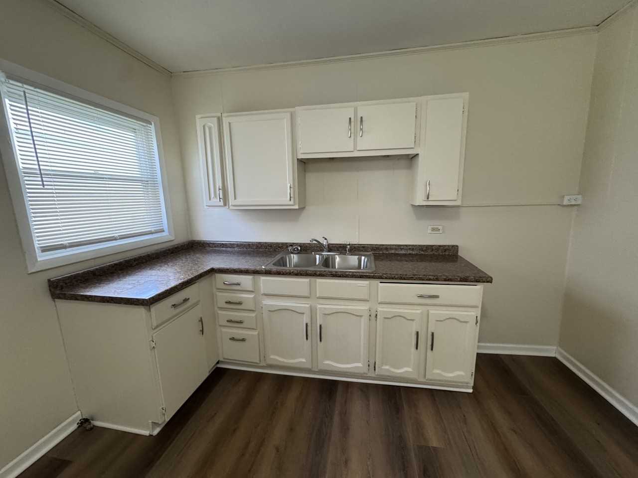 1380 Garfield Ave Sw #NA - Photo 2 of 16