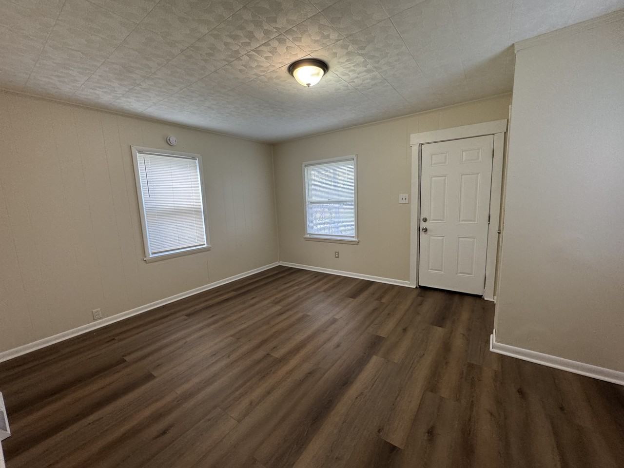 1380 Garfield Ave Sw #NA - Photo 4 of 16