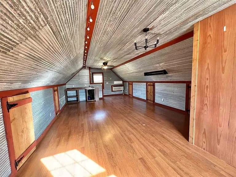 1421 Coffey Dr - Photo 2 of 4