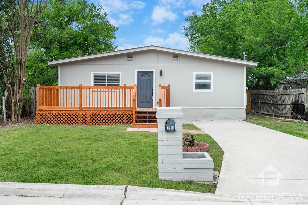 1824 Katy St #NA - Photo 2 of 20