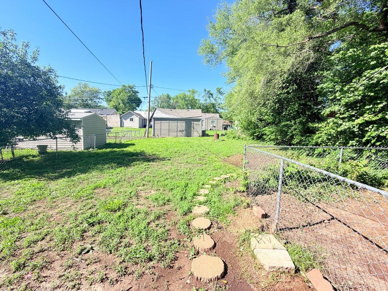 4742 Vista St - Photo 2 of 8