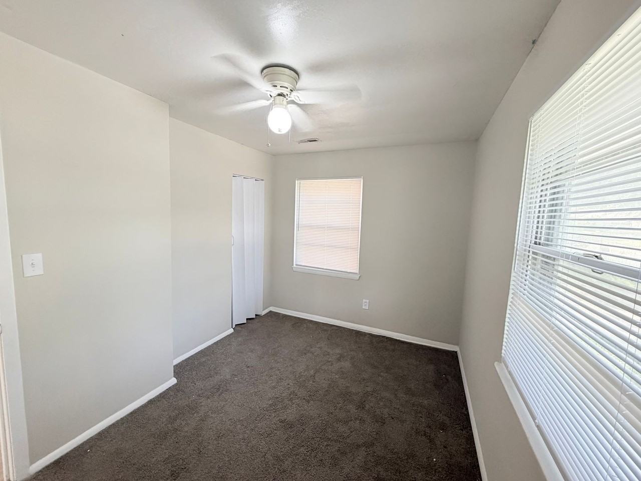 4742 Vista St - Photo 6 of 8