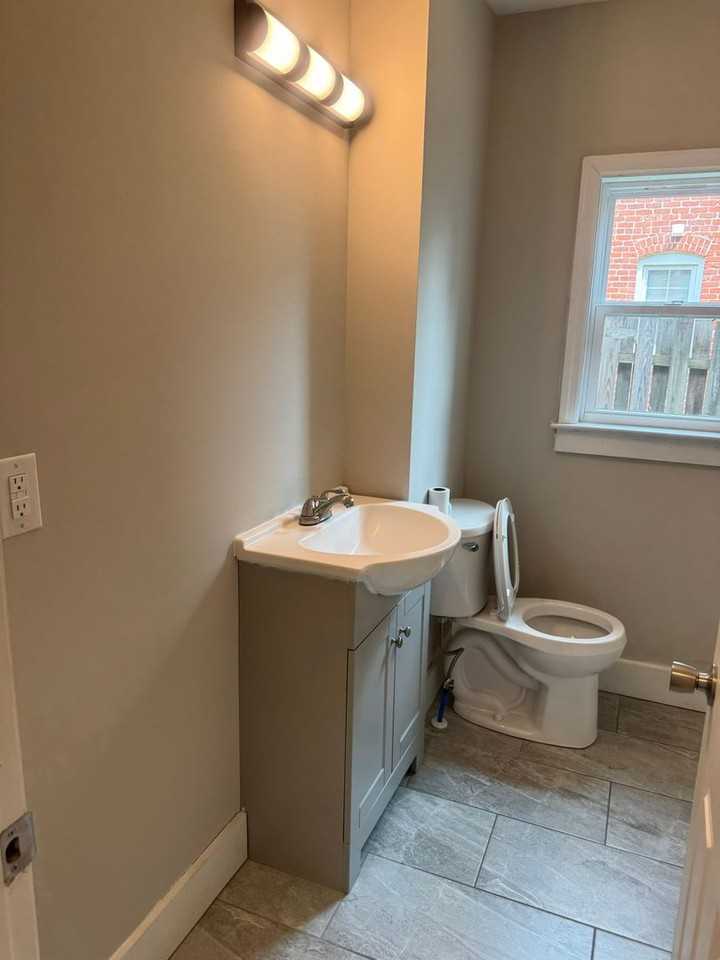 2416 Barton Ave - Photo 4 of 9