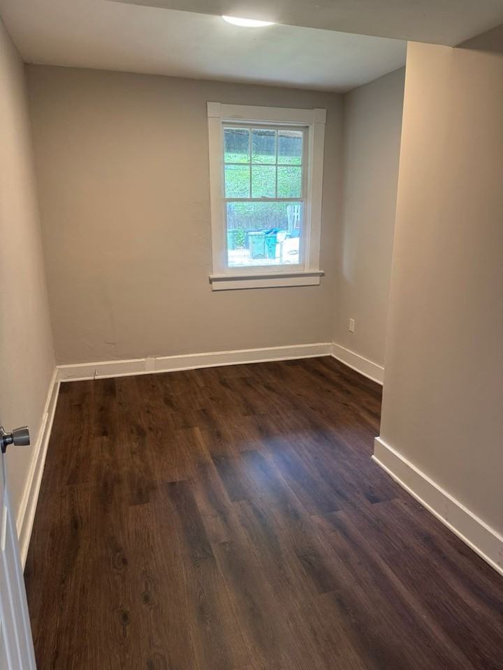 2416 Barton Ave - Photo 6 of 9