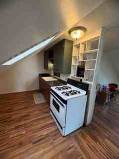 319 E Irving Ave - Photo 5 of 14