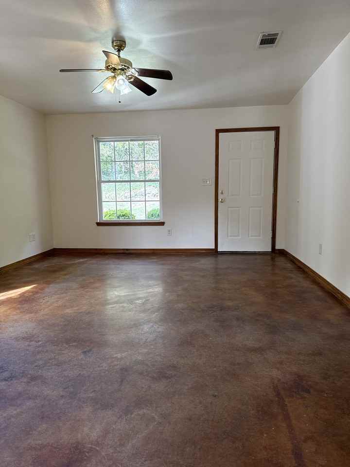311 Colonial Dr #1 - Photo 2 of 10