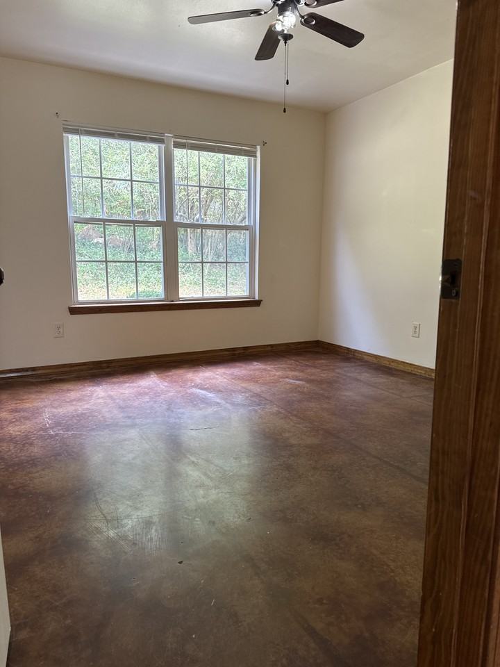 311 Colonial Dr #1 - Photo 5 of 10