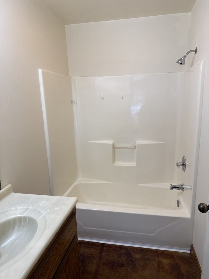 311 Colonial Dr #1 - Photo 6 of 10