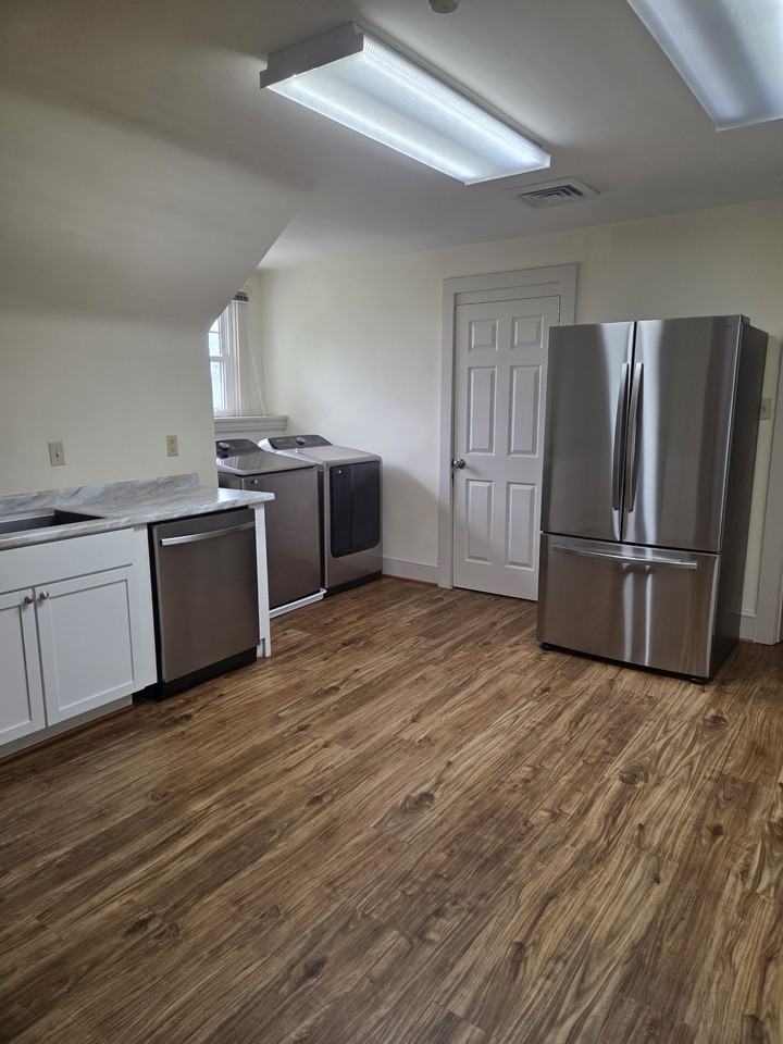 133 Oakland Ave - Photo 2 of 9