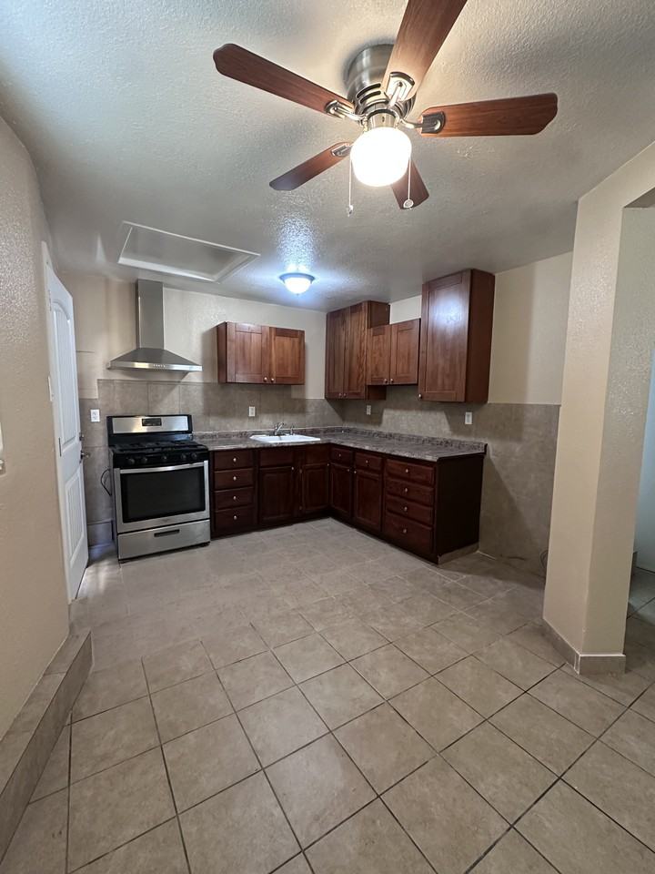 9563 Mayne St #9565-1-2 - Photo 4 of 8