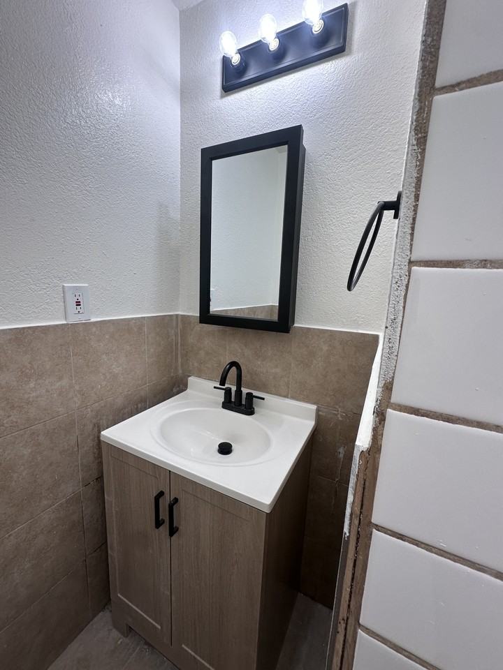 9563 Mayne St #9565-1-2 - Photo 5 of 8