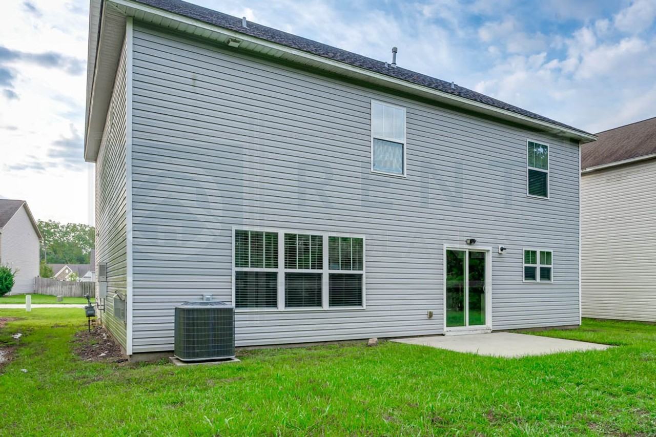 147 Ventnor Ave - Photo 7 of 32