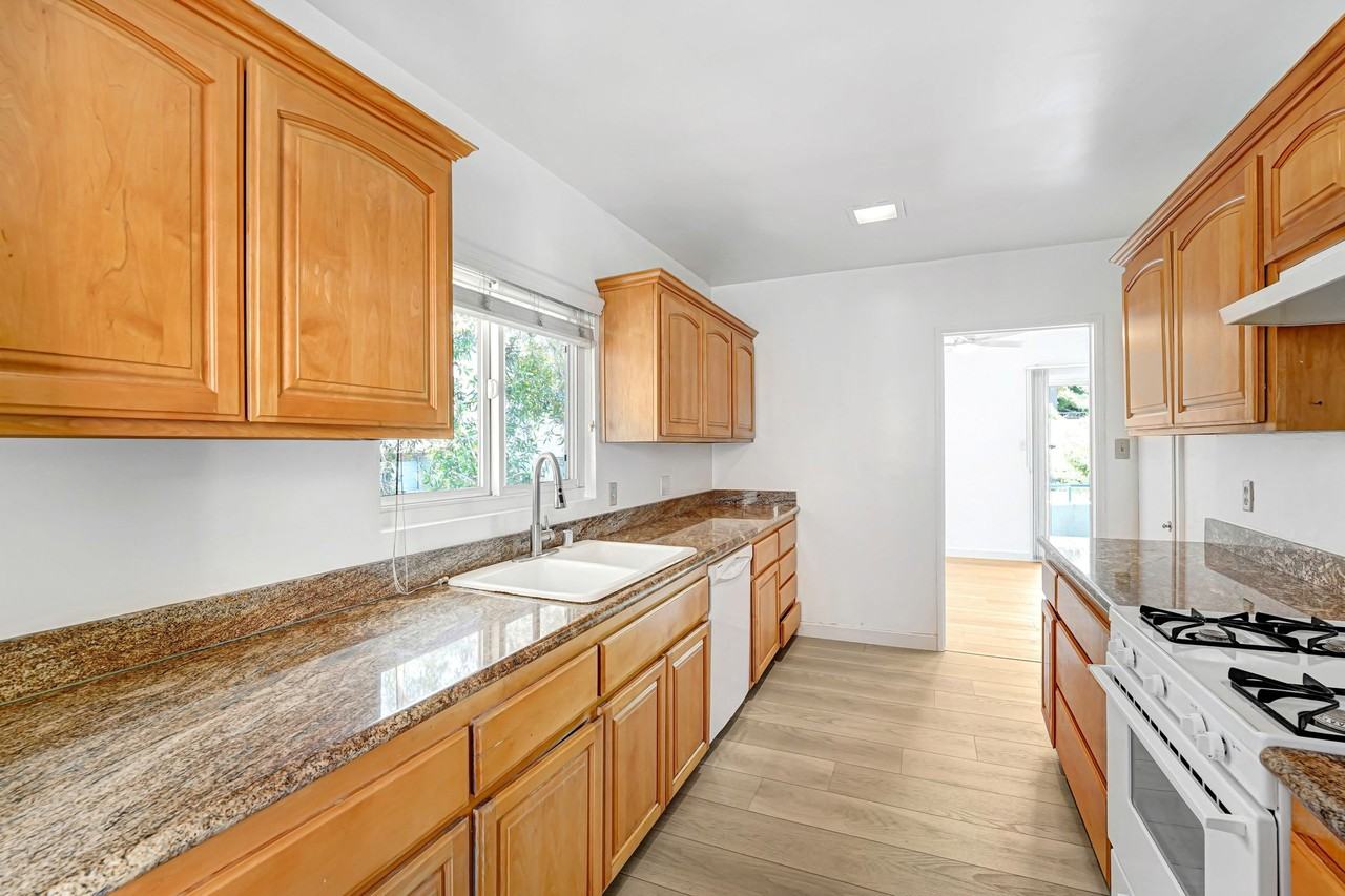 1975 S. Beverly Glen, near Rancho Park! - Photo 2 of 6