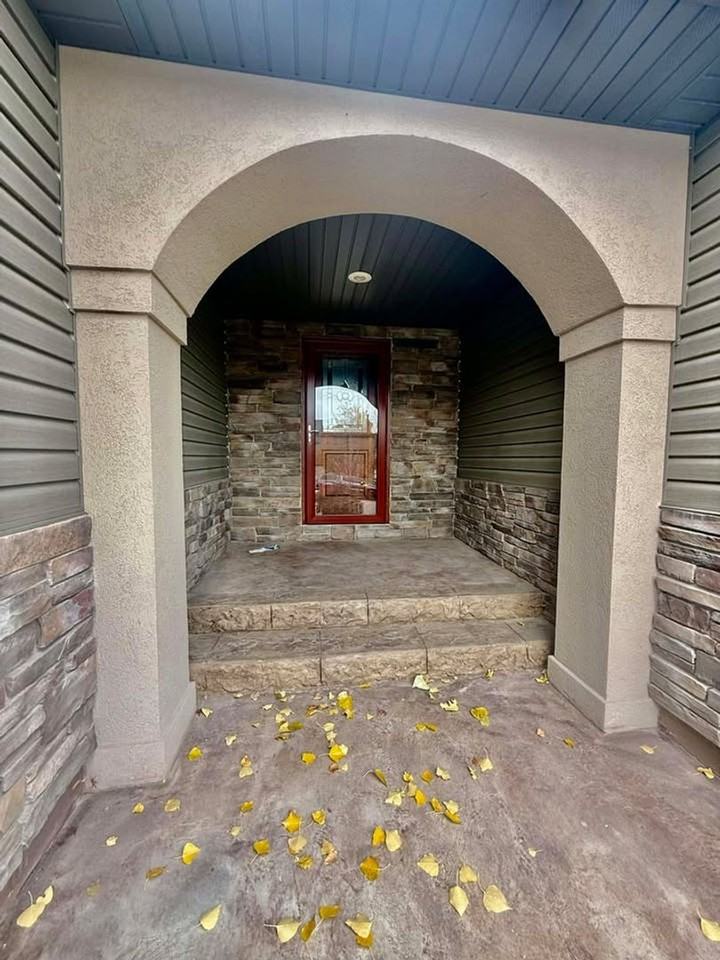 2749 Hillview Dr - Photo 2 of 12