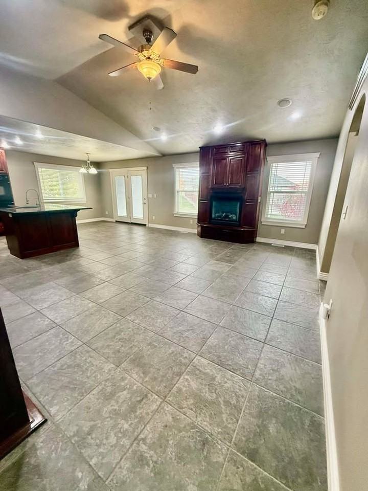 2749 Hillview Dr - Photo 5 of 12
