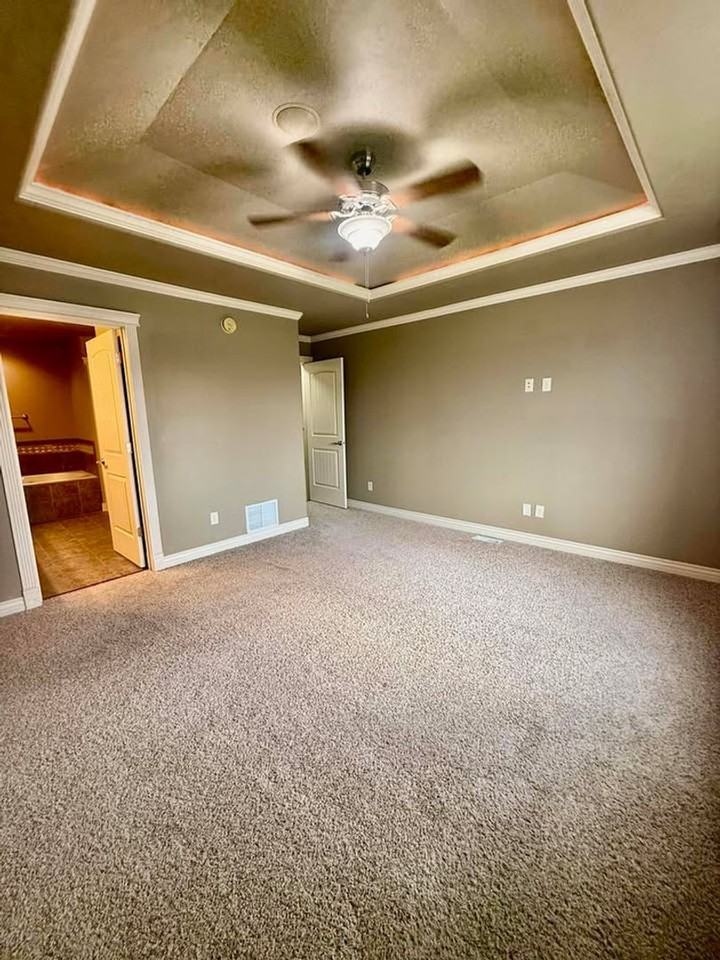 2749 Hillview Dr - Photo 6 of 12