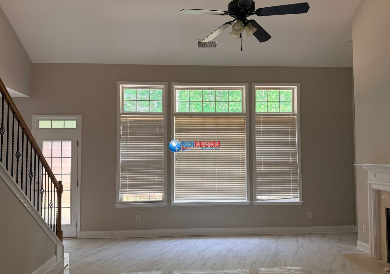 455 Roland Manor Dr - Photo 2 of 15