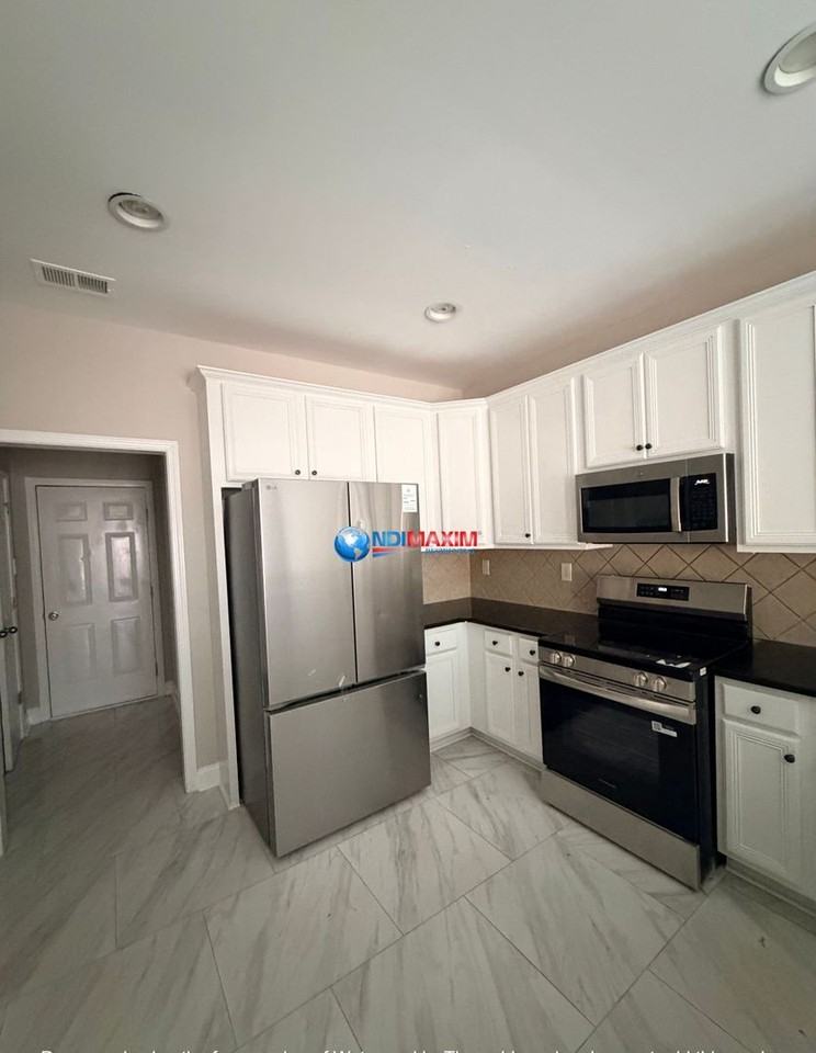 455 Roland Manor Dr - Photo 4 of 15