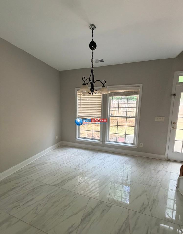 455 Roland Manor Dr - Photo 7 of 15